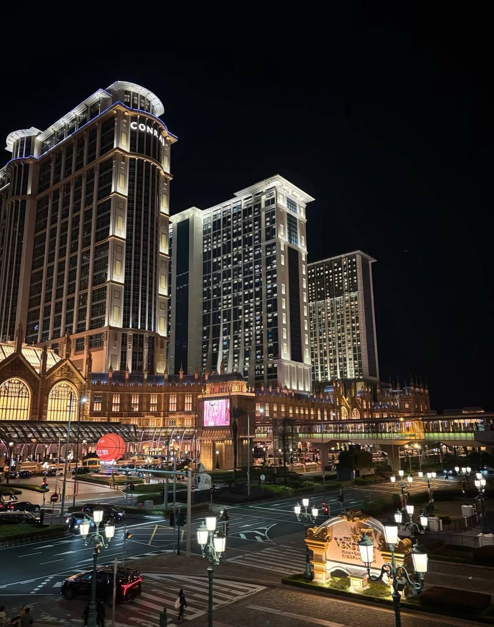 澳门路氹夜景酒店群